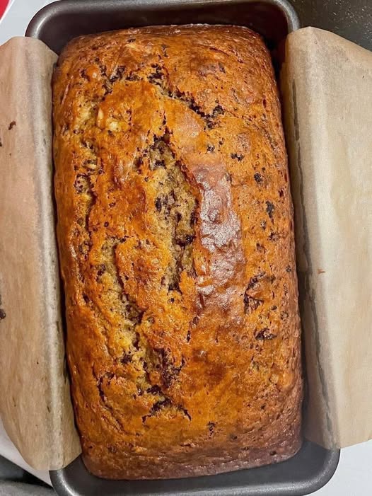 Classic Banana Bread: A Simple, Sweet, and Moist Delight