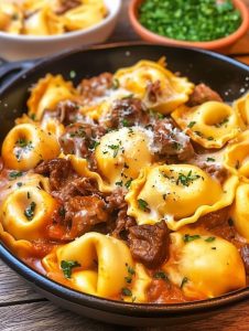 Cheesesteak-Tortellini in cremiger Provolone-Sauce: Ein herzhaftes Fusion-Rezept