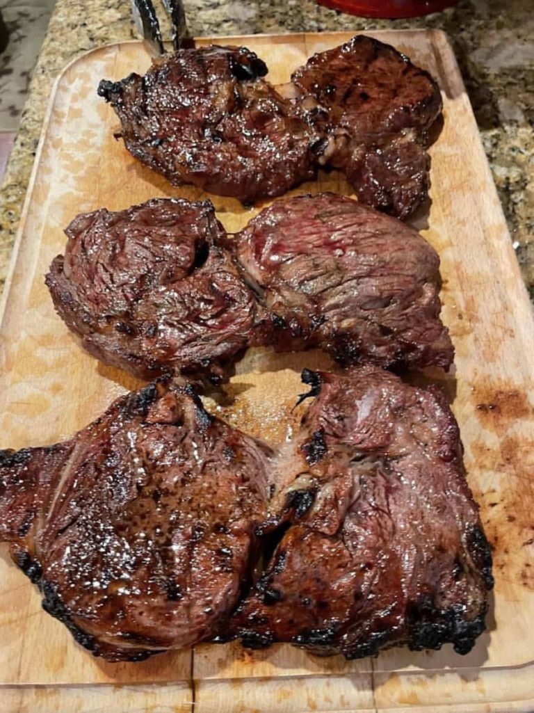 Es gibt viele Fleischsorten, die beim richtigen Garen unglaublich zart und saftig werden. Die Zartheit von Fleisch hängt stark von der Wahl des Schnitts und der Zubereitungsmethode ab