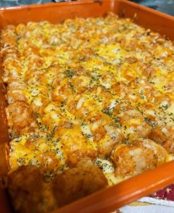 Loaded Chicken Tater Tot Casserole: Ein Herzhaftes Wohlfühlgericht für Die Ganze Familie