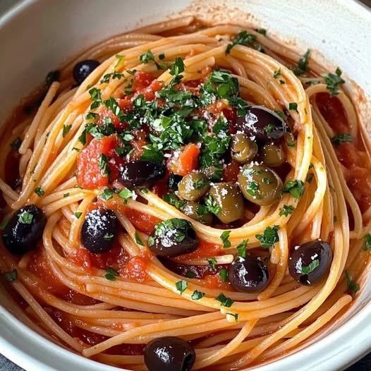 Pasta Puttanesca: Ein mediterranes Meisterwerk der Aromen