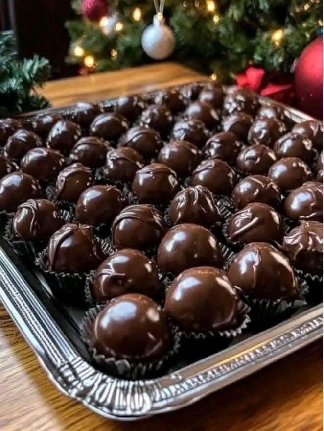 Festliche Weihnachts-Erdnussbutterbällchen: Ein süßer Genuss für die Feiertage