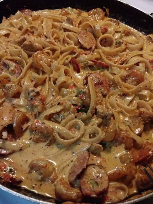 Cajun Shrimp and Sausage Fettuccine: A Flavor-Packed, Spicy Pasta Delight